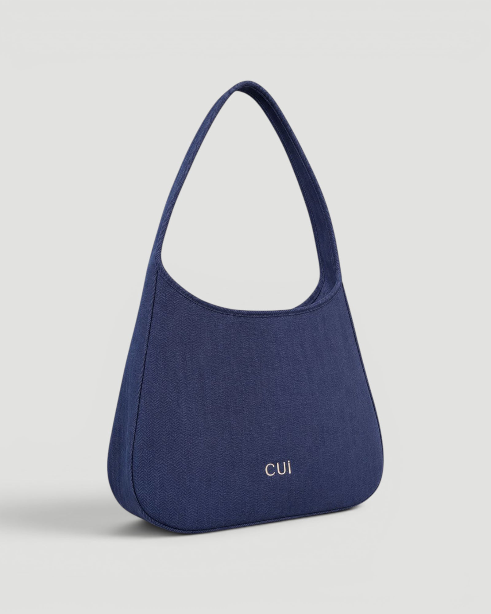 Maye Canvas-Schultertasche in Blue Mist, Vorderansicht schräg