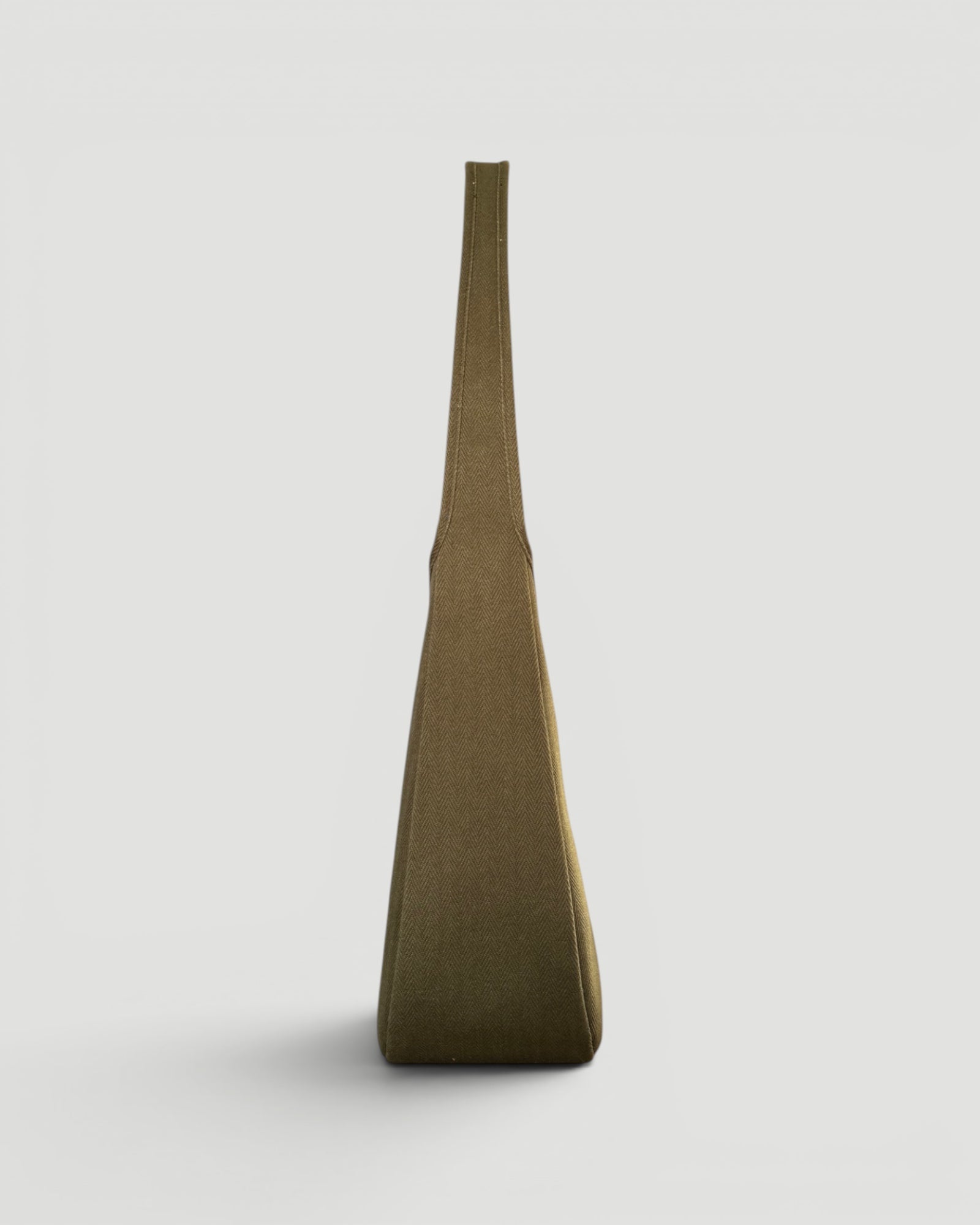 Maye Canvas-Schultertasche in Olive, Seitenansicht